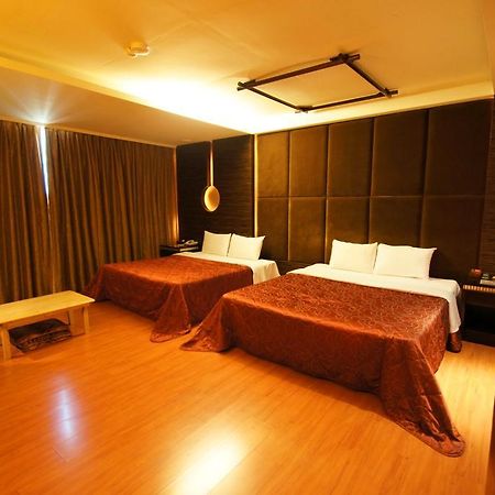 Beverly Garden Motel Чиай Сити Екстериор снимка