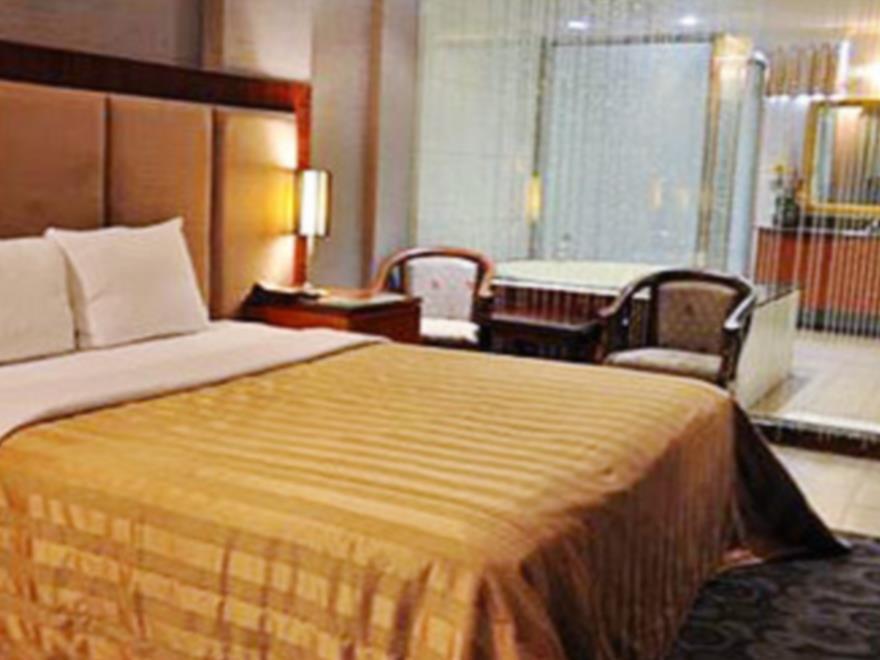 Beverly Garden Motel Чиай Сити Екстериор снимка