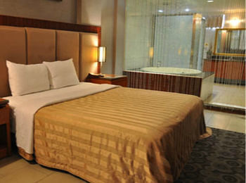 Beverly Garden Motel Чиай Сити Екстериор снимка
